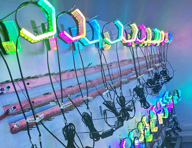 Luces diurnas con ojos de ángel RGB dinámicos: ilumina tus recorridos con estilo