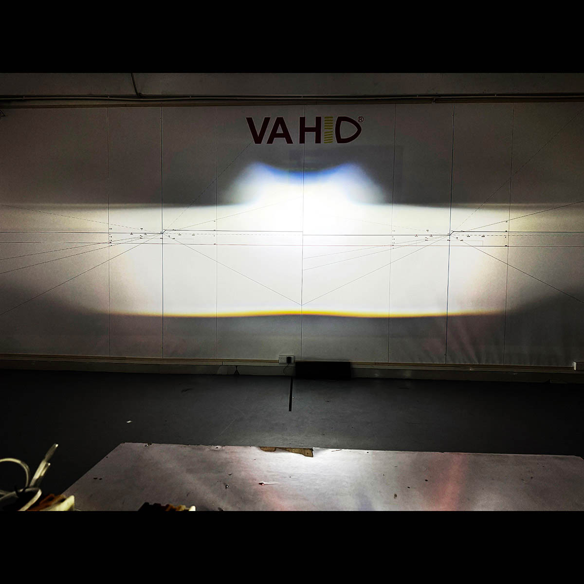 Proyector Bi-LED VAHID V4 de 2,5 pulgadas y 7500 lm, con 2 lentes láser para retrofit y mejora de faros